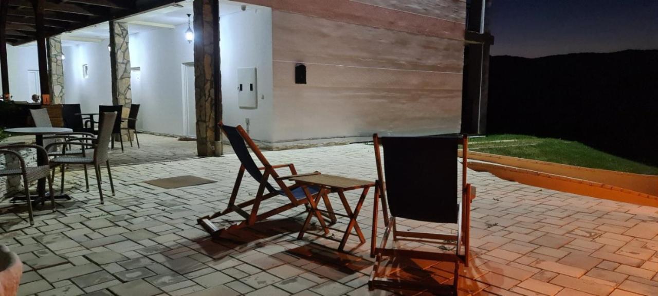 Ra Apartmani Vrdnik Luaran gambar