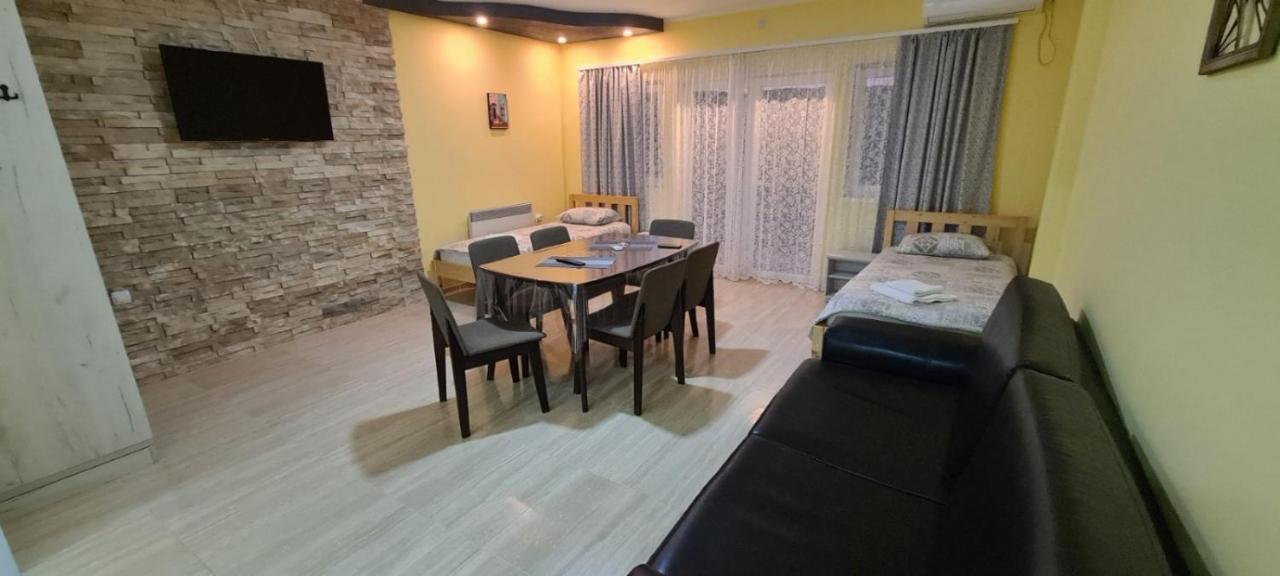 Ra Apartmani Vrdnik Bilik gambar