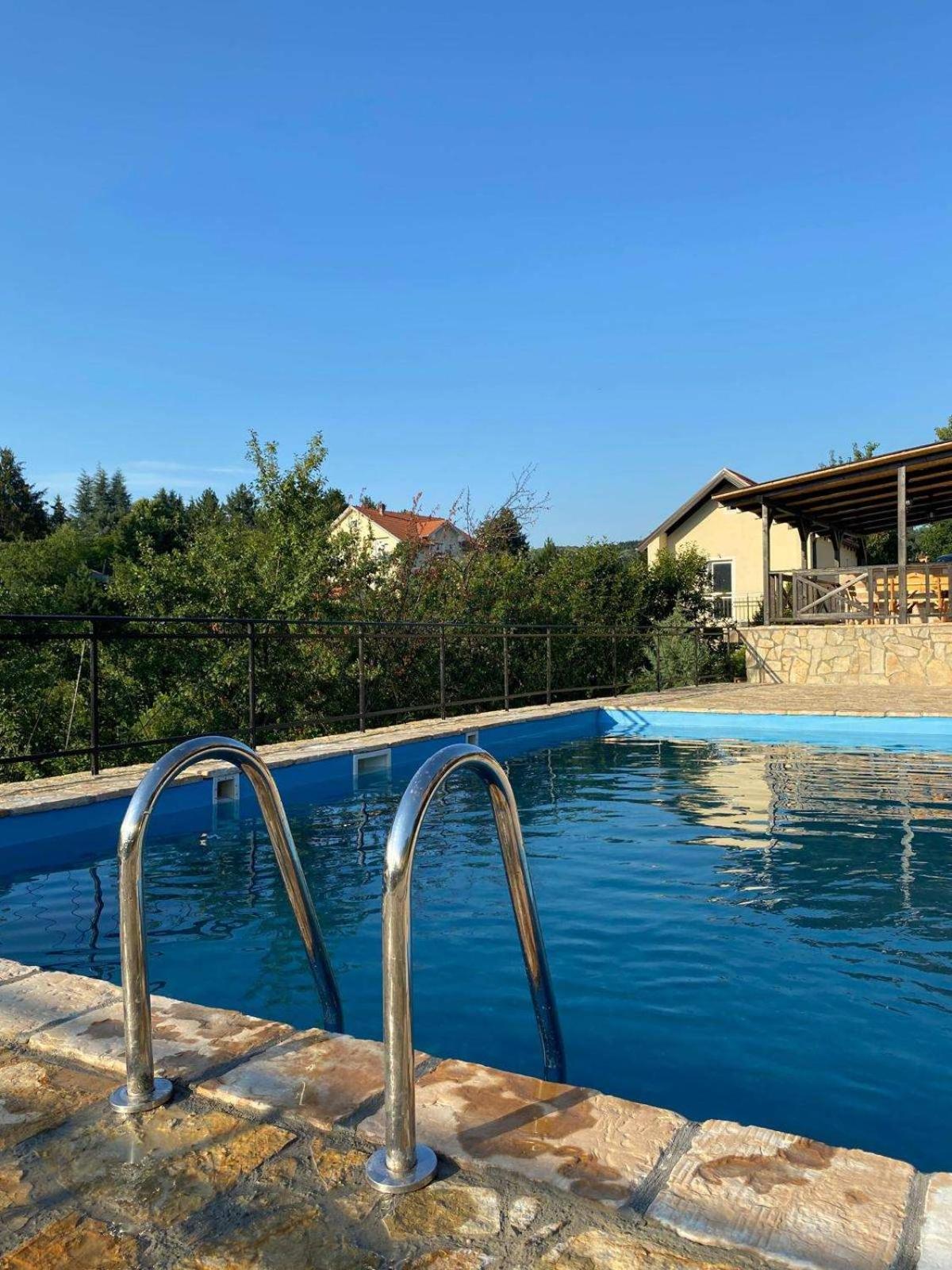 Ra Apartmani Vrdnik Bilik gambar